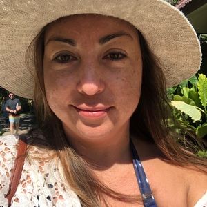 Meet your Posher, Liz